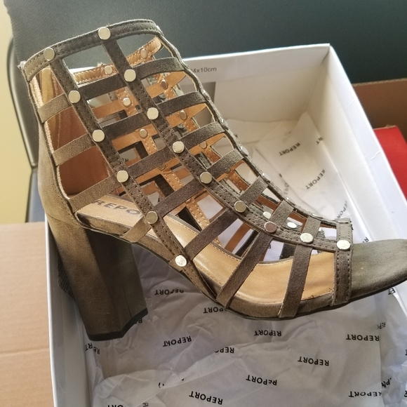 Shoes - Picture 5 of 8